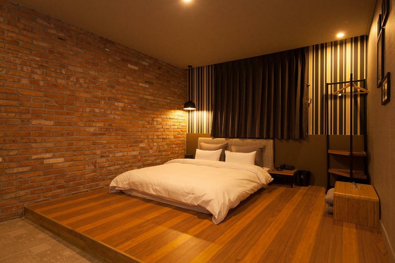 Hotel Gray Чханвон Экстерьер фото